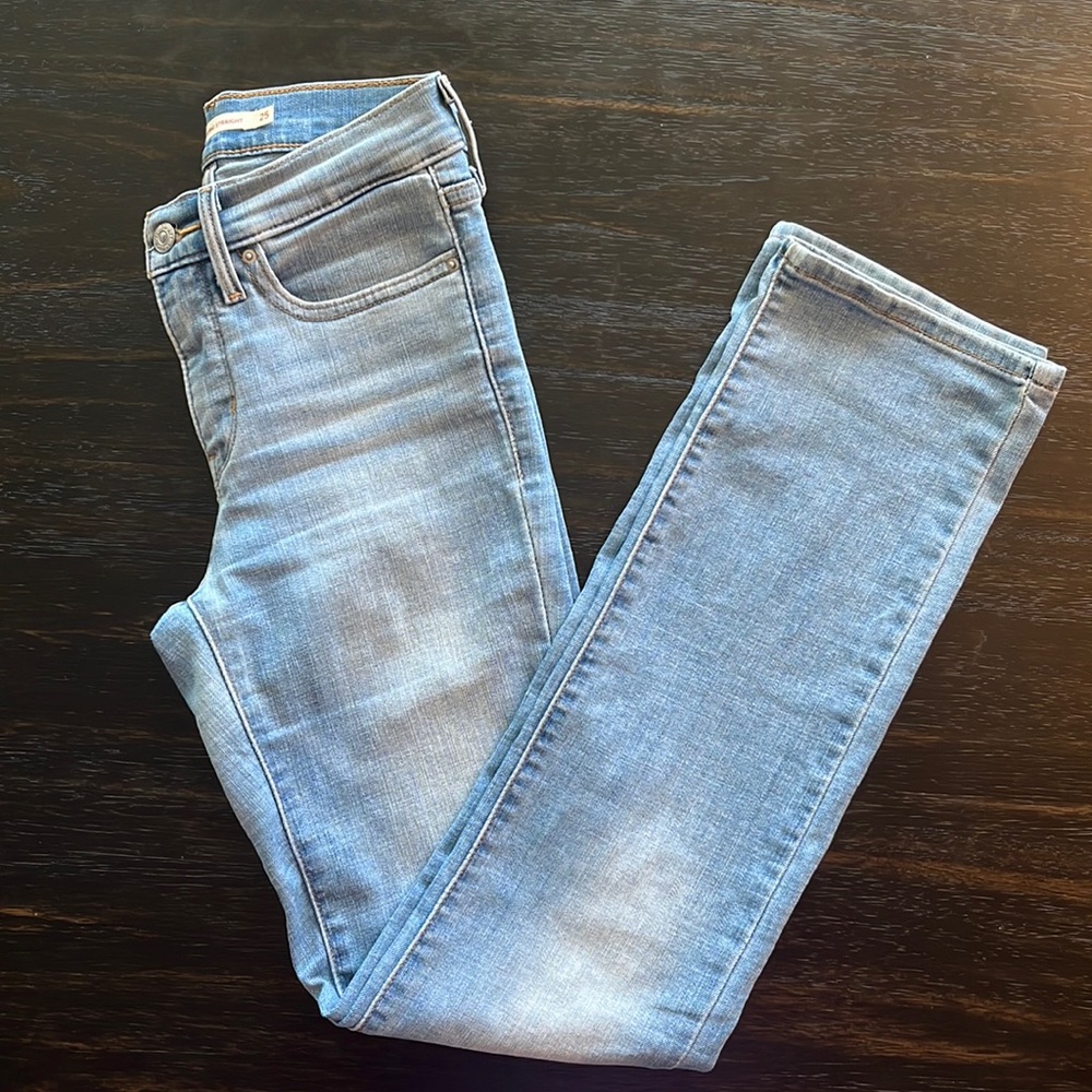 Levi’s 314 Shaping Straight Women’s Jeans